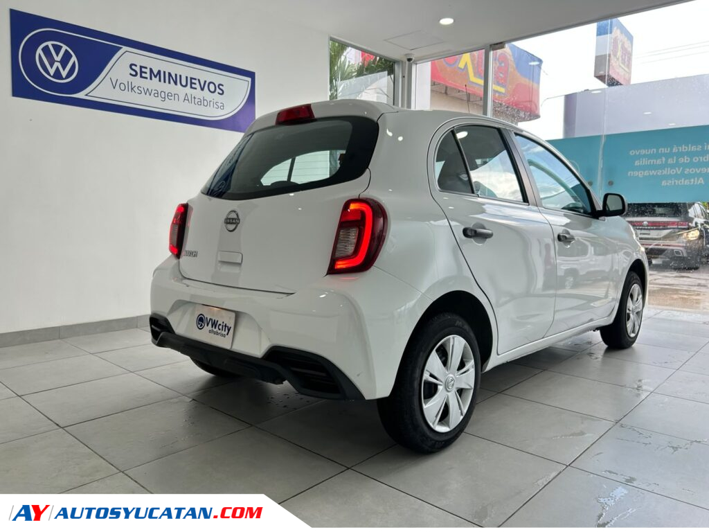 Nissan March Sense Automático 2025