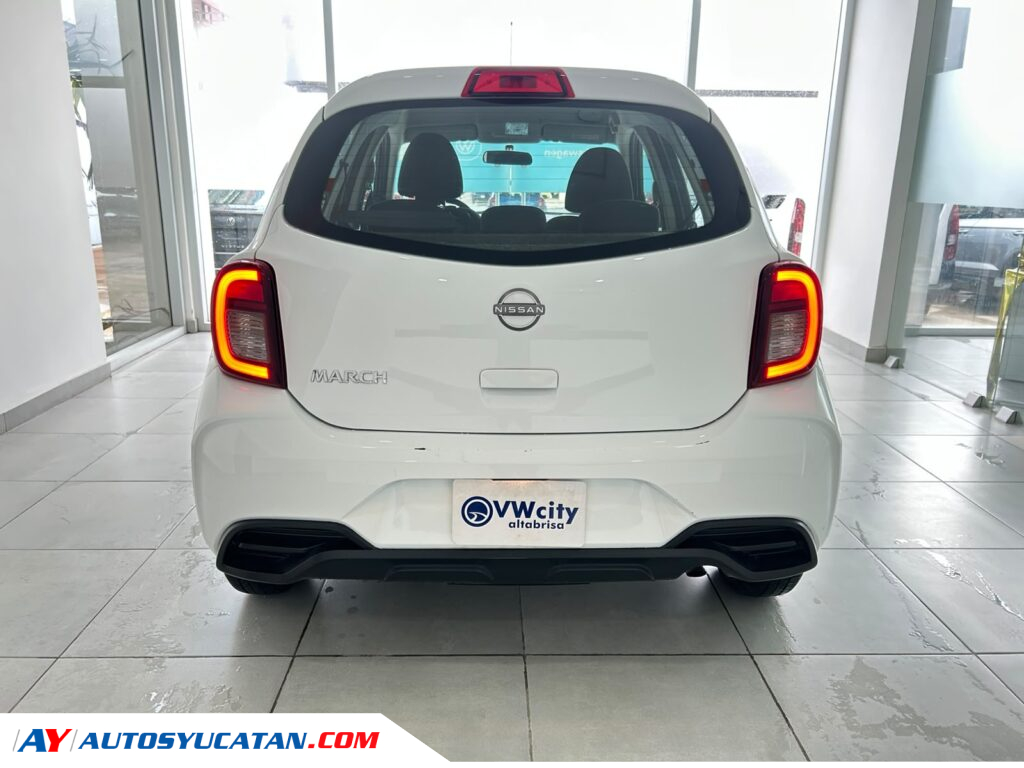Nissan March Sense Automático 2025