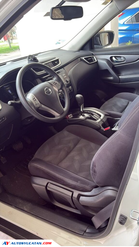 Xtrail Sense 3 Row, 7 pasajeros. 124,018 Km