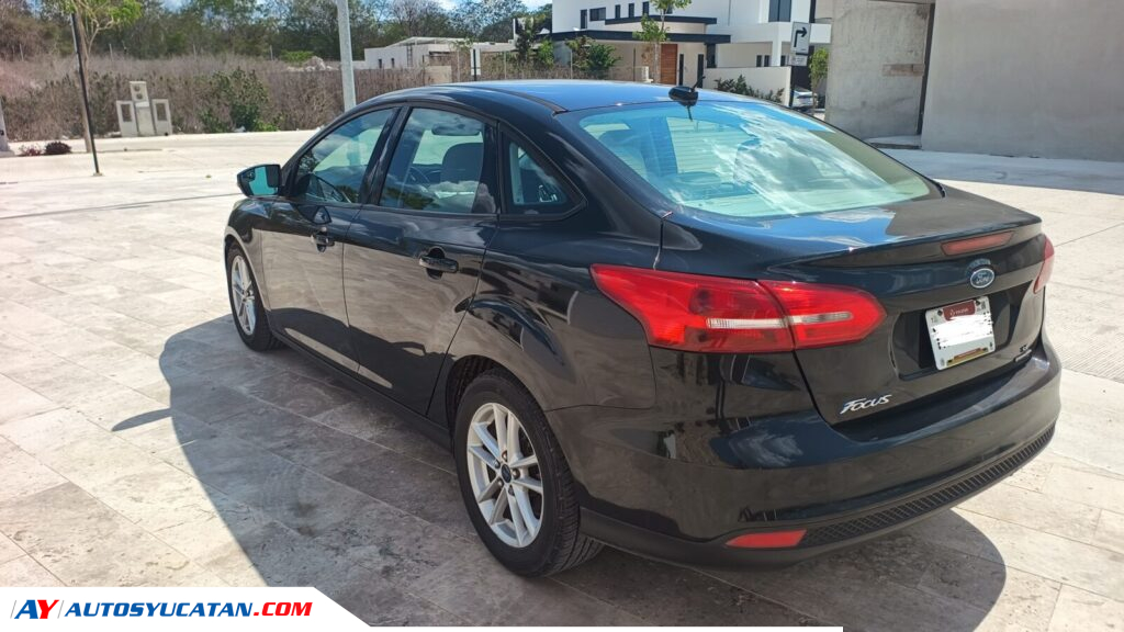 Ford Focus SE 2015