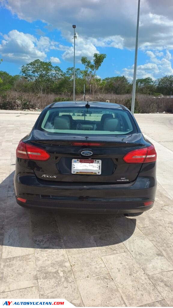 Ford Focus SE 2015
