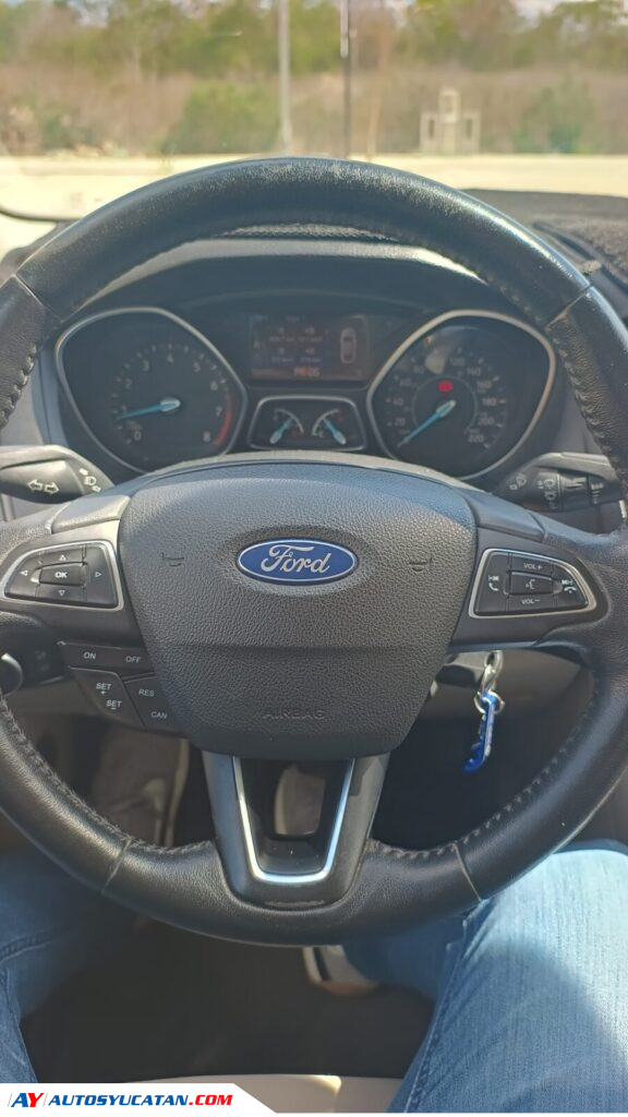 Ford Focus SE 2015