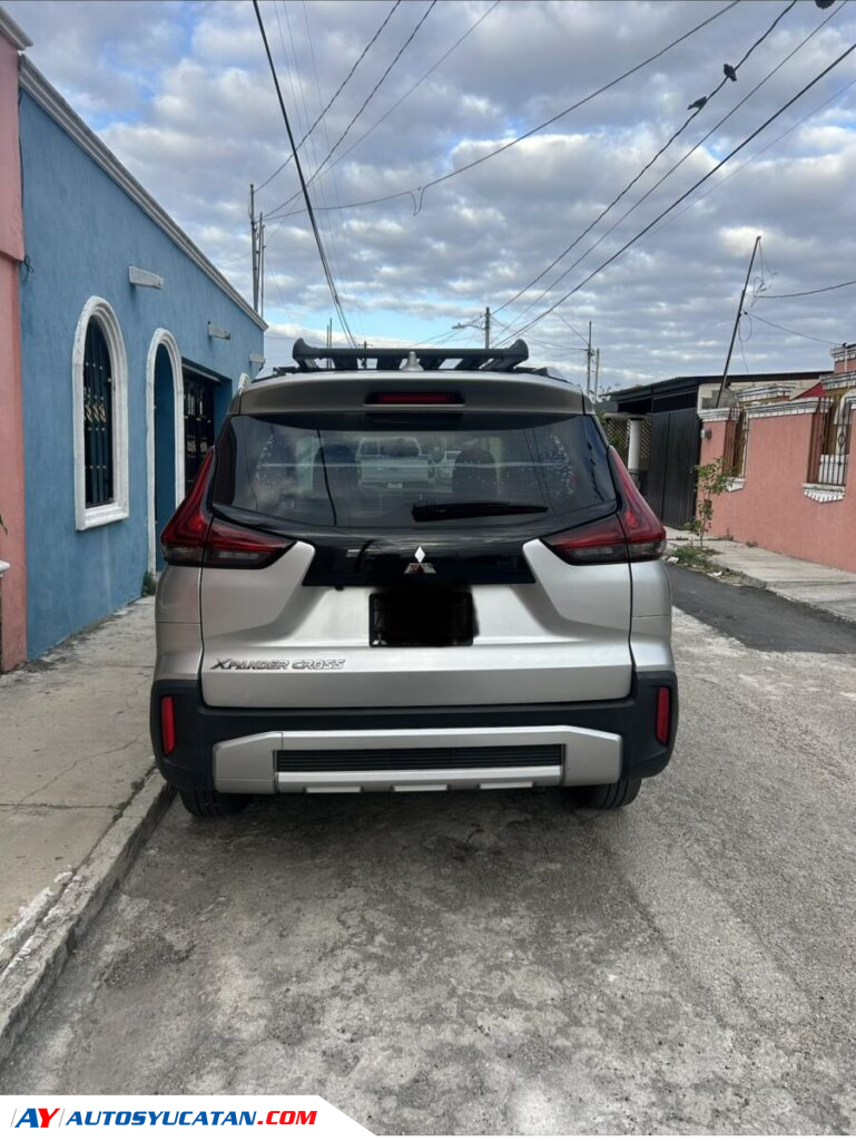 Xpander cross 2023