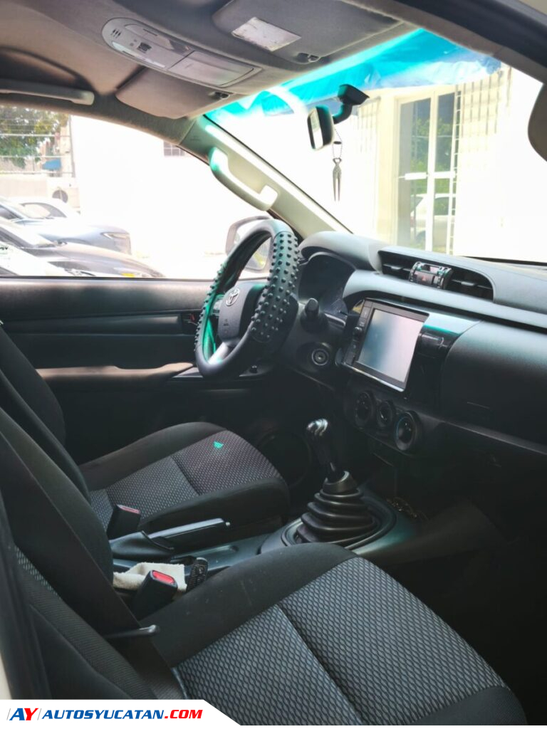 PODEROSA TOYOTA HILUX 2024