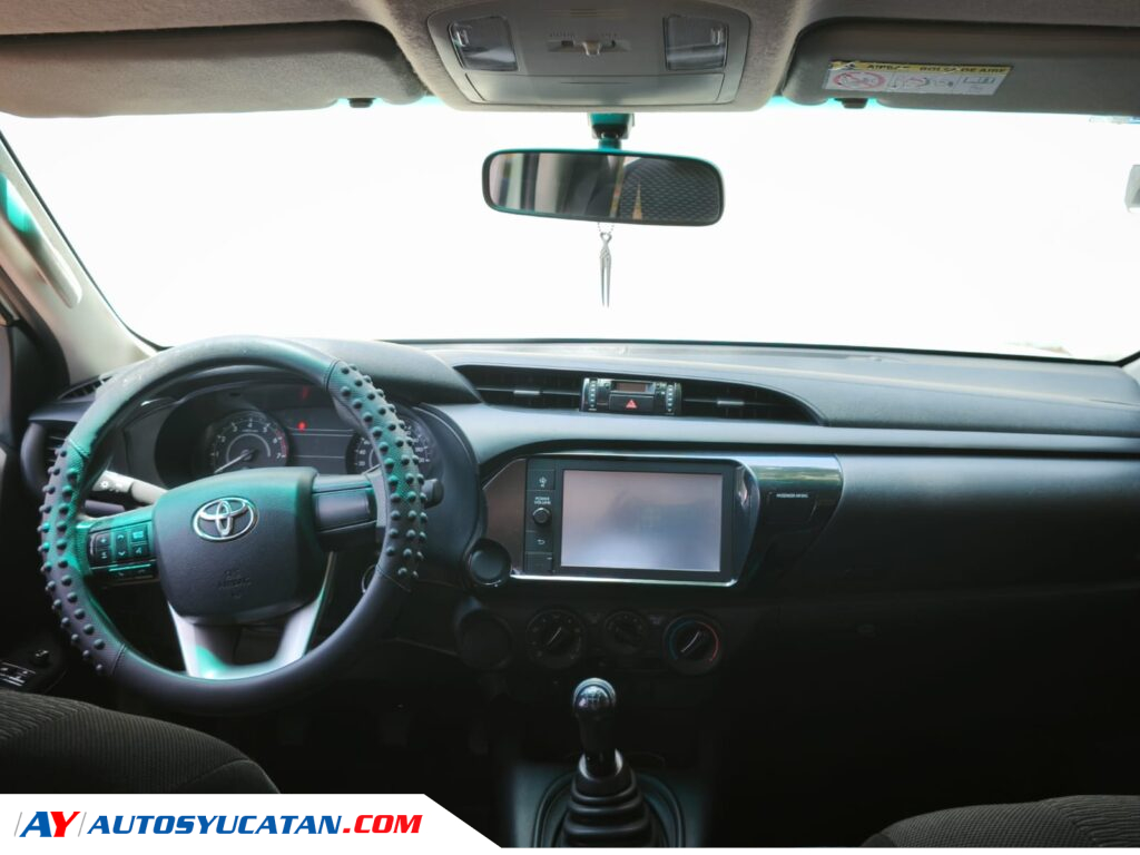 PODEROSA TOYOTA HILUX 2024