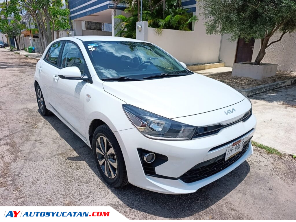 Kia Rio Hatchback EX Automático 2022