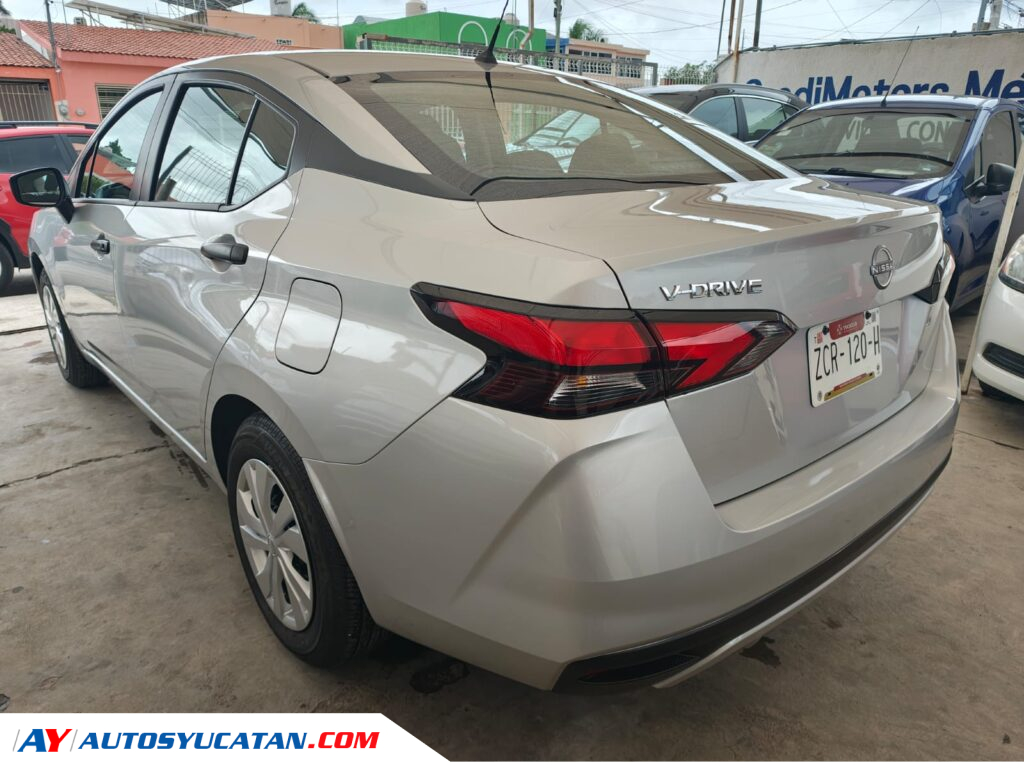 Nissan Versa Standard 2026