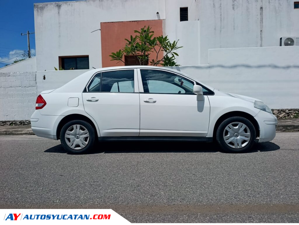 Nissan Tiida Sedan Comfort TM AC 1.8L 2012