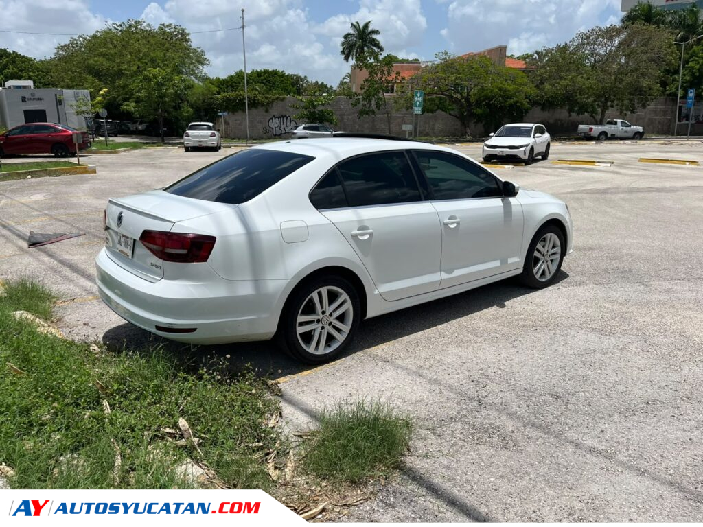 Volkswagen Jetta Sportline 2018 en excelente estado