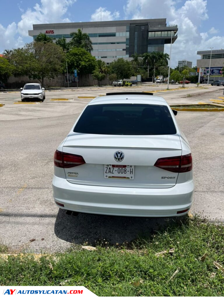 Volkswagen Jetta Sportline 2018 en excelente estado