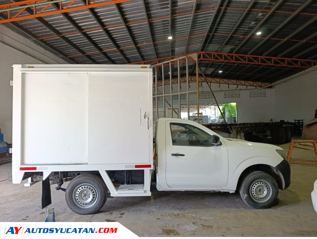 Nissan NP300 Chasis, Cabina, Caja Seca 2017