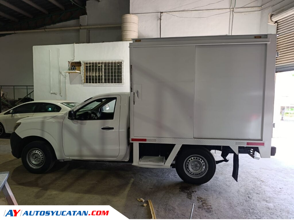 Nissan NP300 Chasis, Cabina, Caja Seca 2017