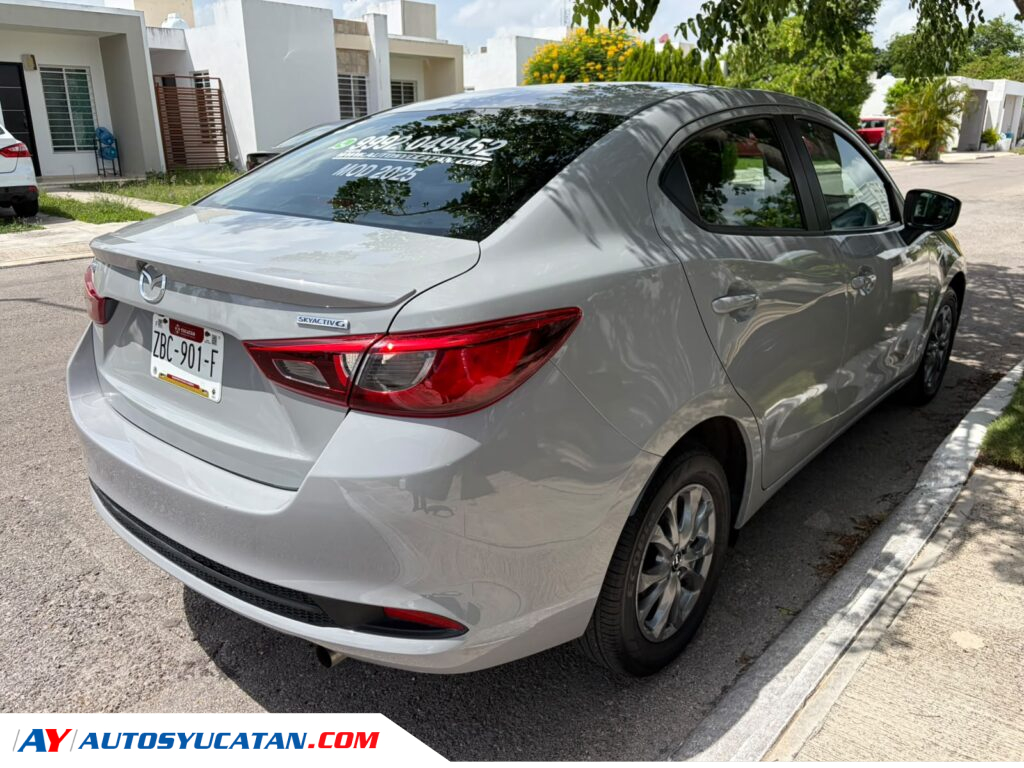 Mazda 2 Sedan i Sport Automático 2025
