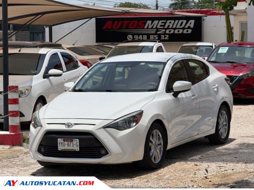 IMPECABLE TOYOTA YARIS R XLE 2016