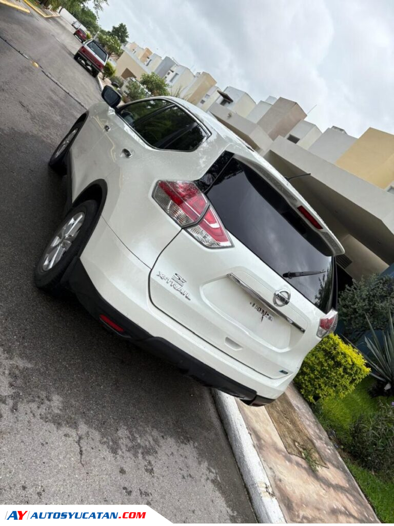 Xtrail Sense 3 Row, 7 pasajeros. 124,018 Km