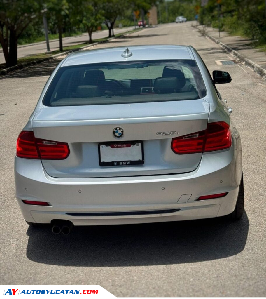 BMW serie 3  328i  Sport Line 2015