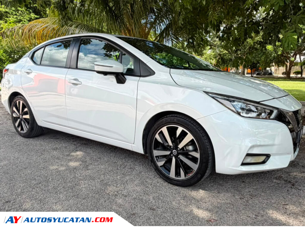 Nissan Versa Platinum CVT 2022