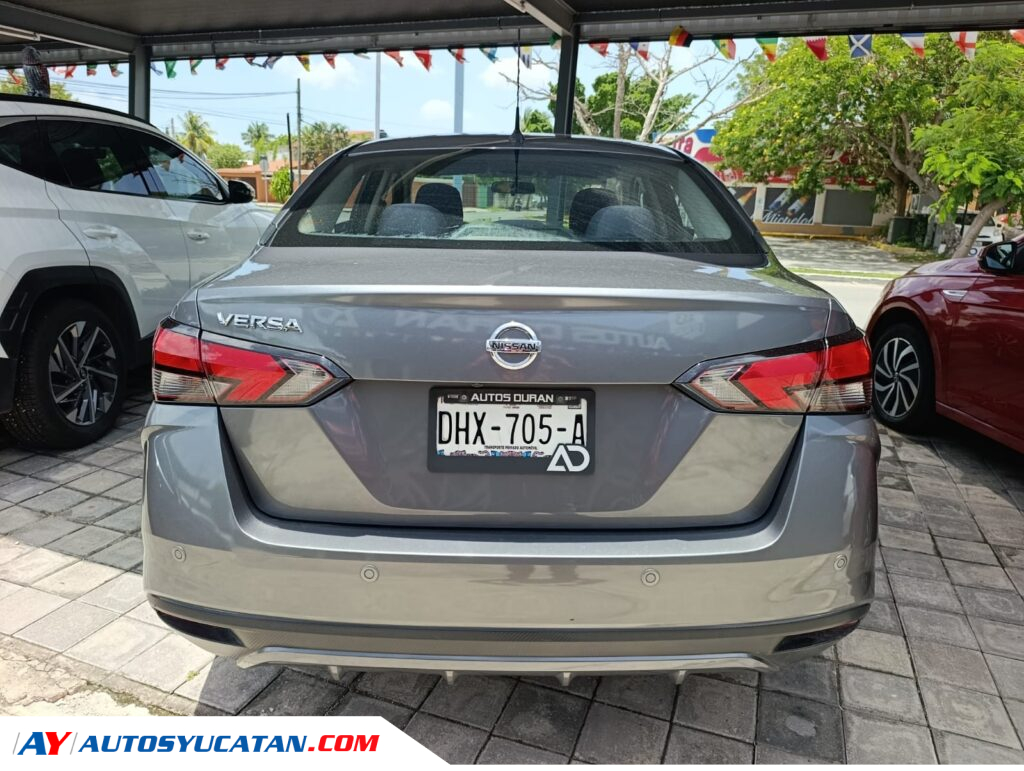 Nissan Versa Advance Automático 2020