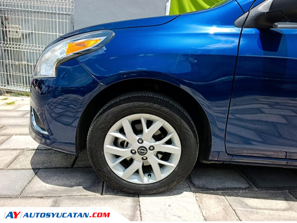 Nissan Versa V-Drive STD 2025