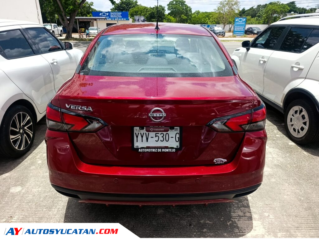 Nissan Versa Advance 2023