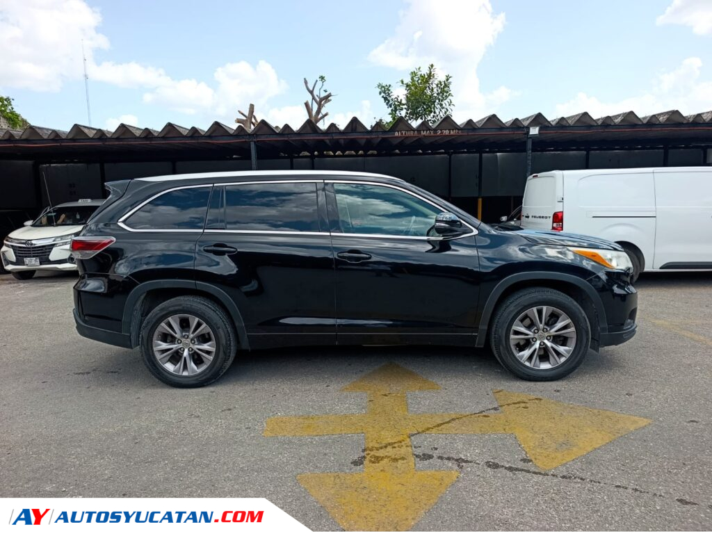 Toyota Highlander XLE 2014