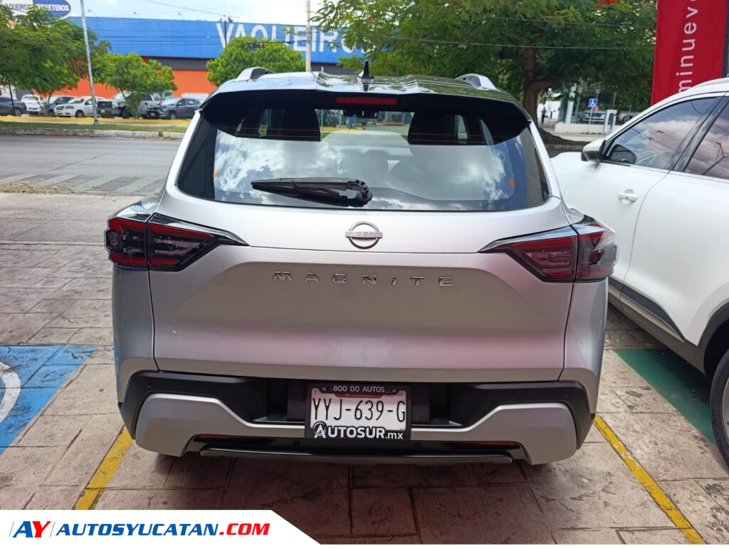 Nissan Magnite Exclusive CVT 2025