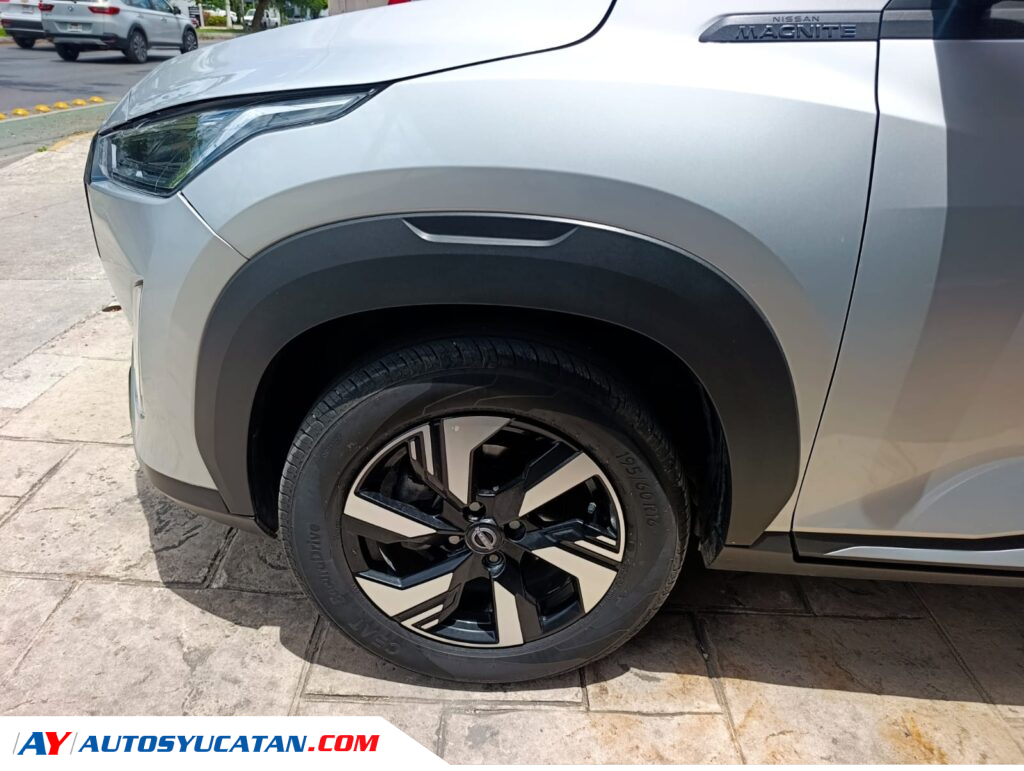 Nissan Magnite Exclusive CVT 2025