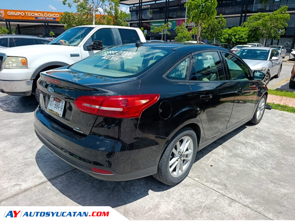 Ford Focus SE 2015