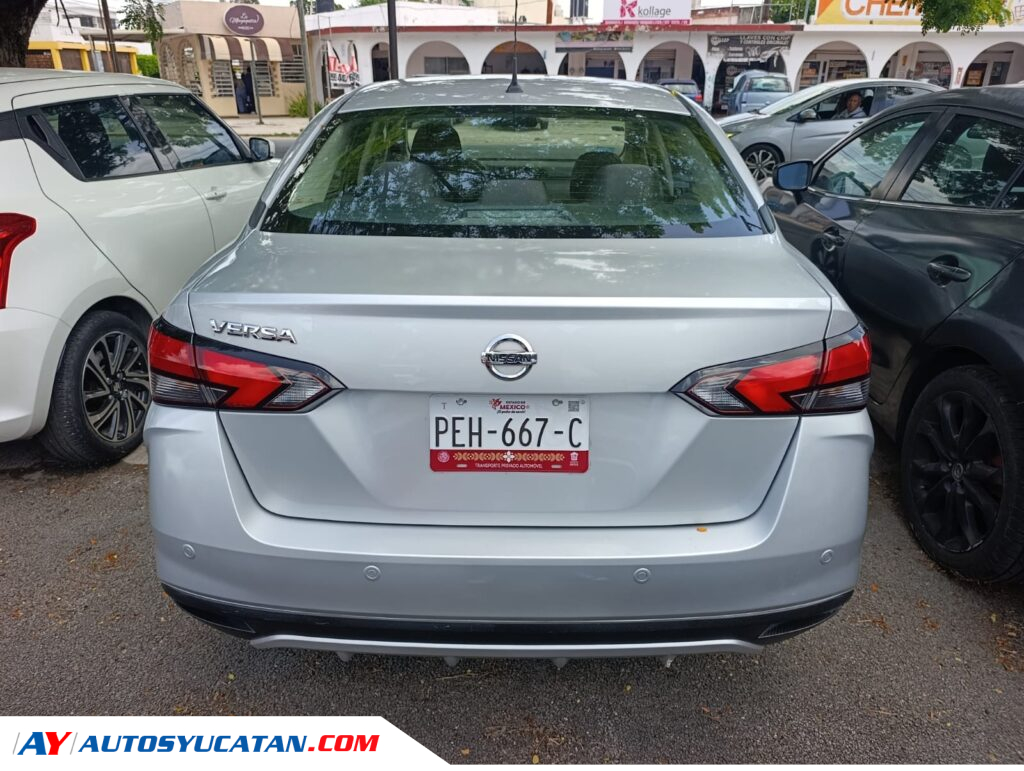 Nissan Versa 2021