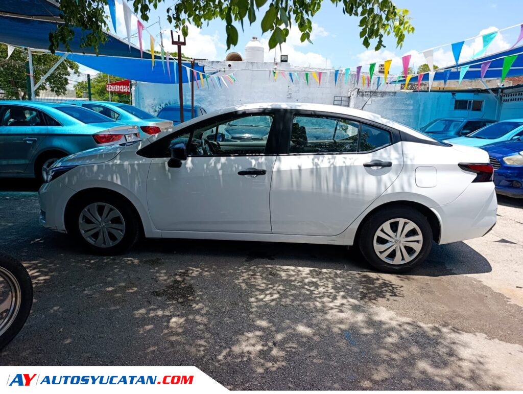 Nissan Versa Sense 2023