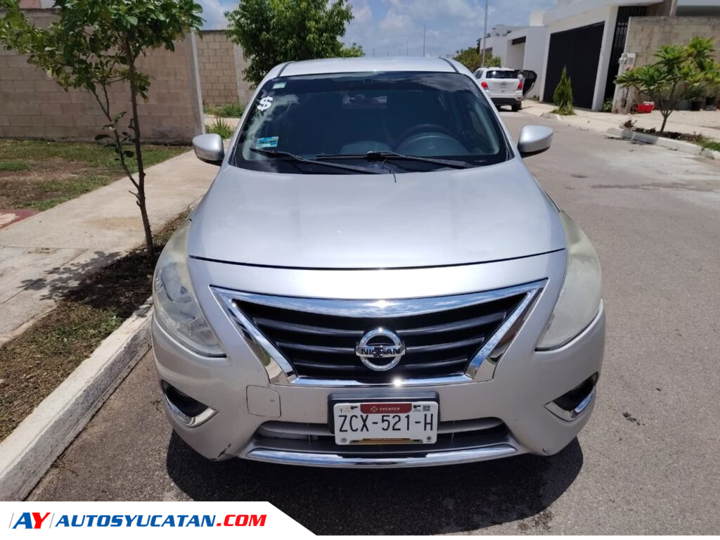 Nissan Versa Advance 2015