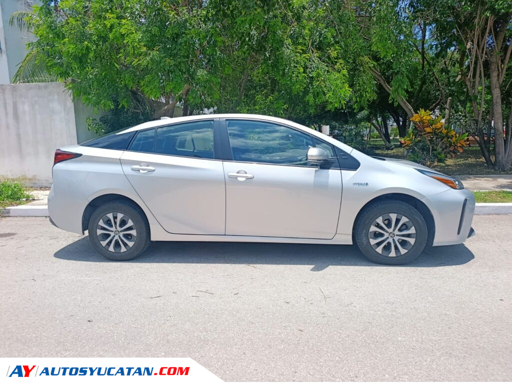 Toyota Prius Premium Automático 2021