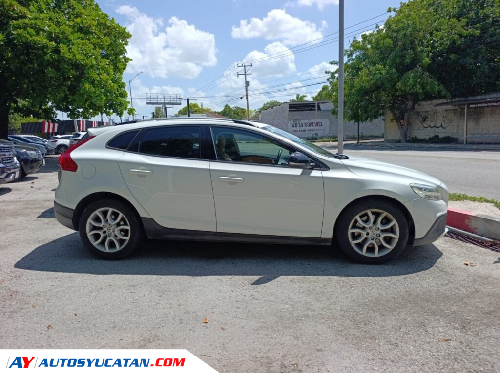 Volvo V40 2018