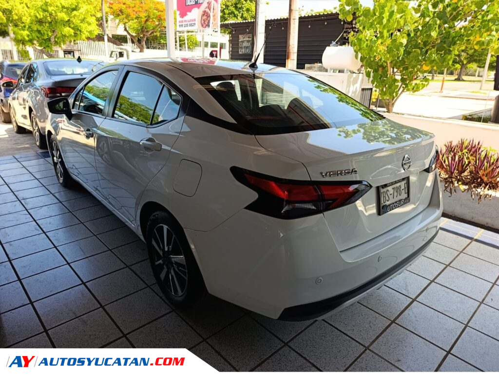 Nissan Versa Advance 2022