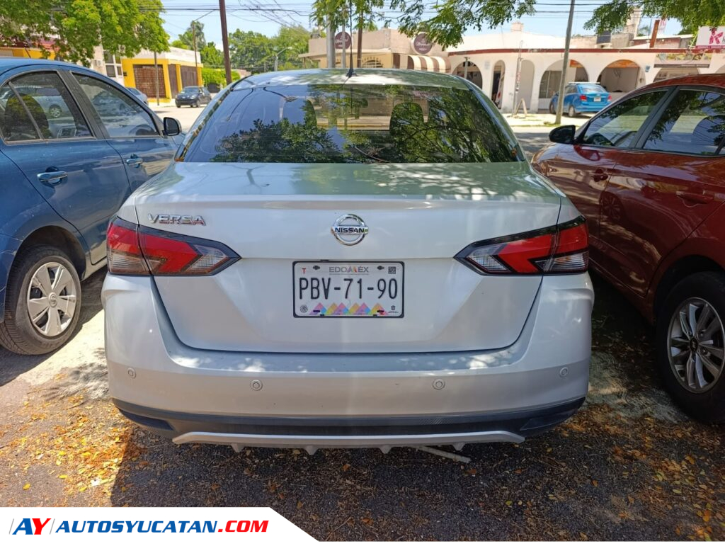 Nissan Versa 2022