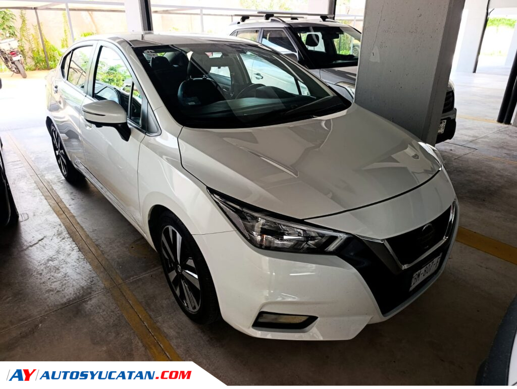 Nissan Versa Platinum CVT 2022