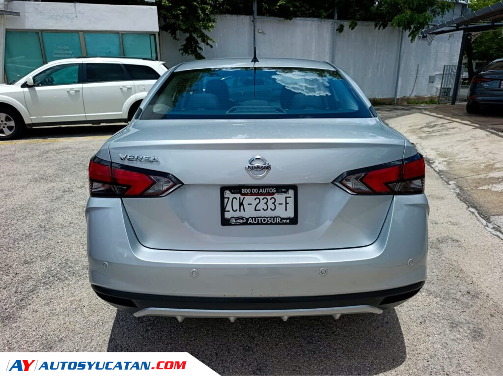 Nissan Versa Advance 2020