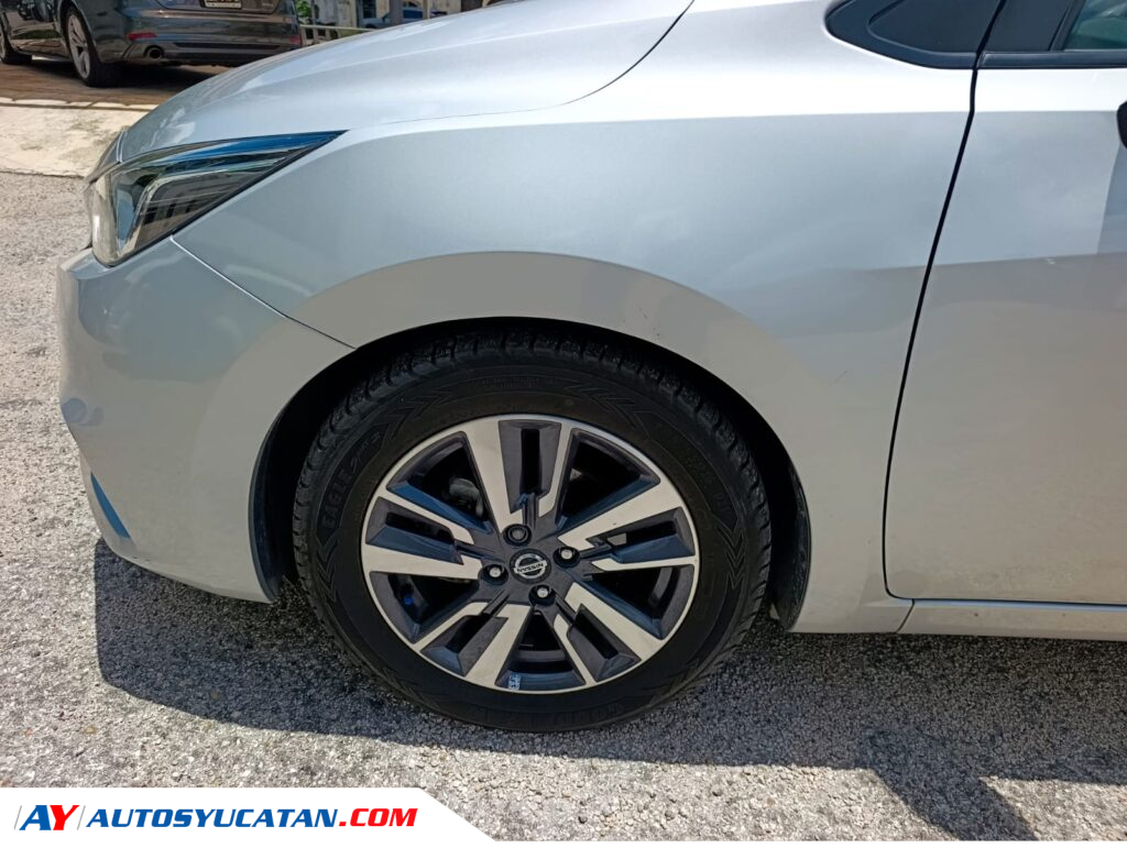 Nissan Versa Advance 2020