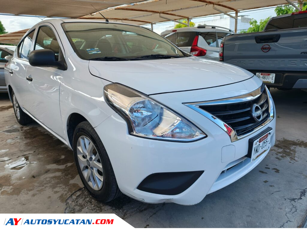 Nissan Versa Drive Standard 2023