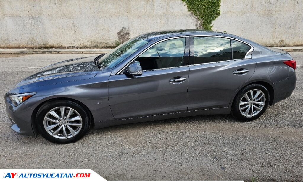 INFINITI Q50 LUXURY