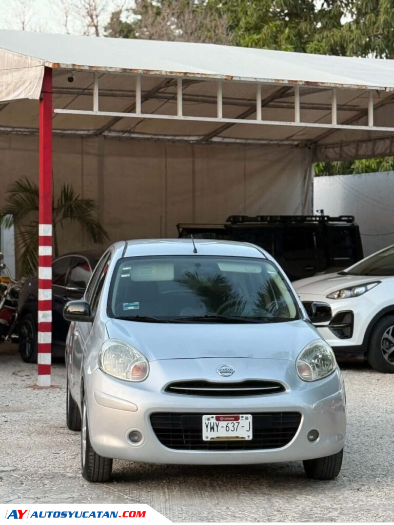IMPECABLE NISSAN MARCH ADVANCE ESTANDAR 2013