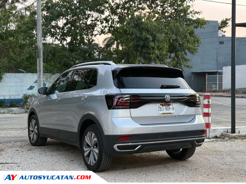 IMPECABLE VOLKSWGEN T CROSS HIGHLINE 2020
