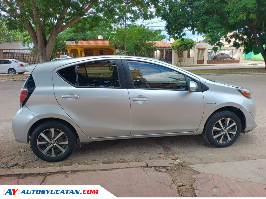 PRIUS C