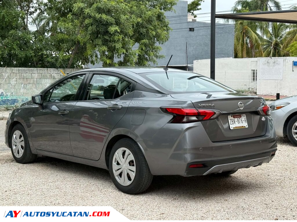 NISSAN VERSA ESTANDAR 2020