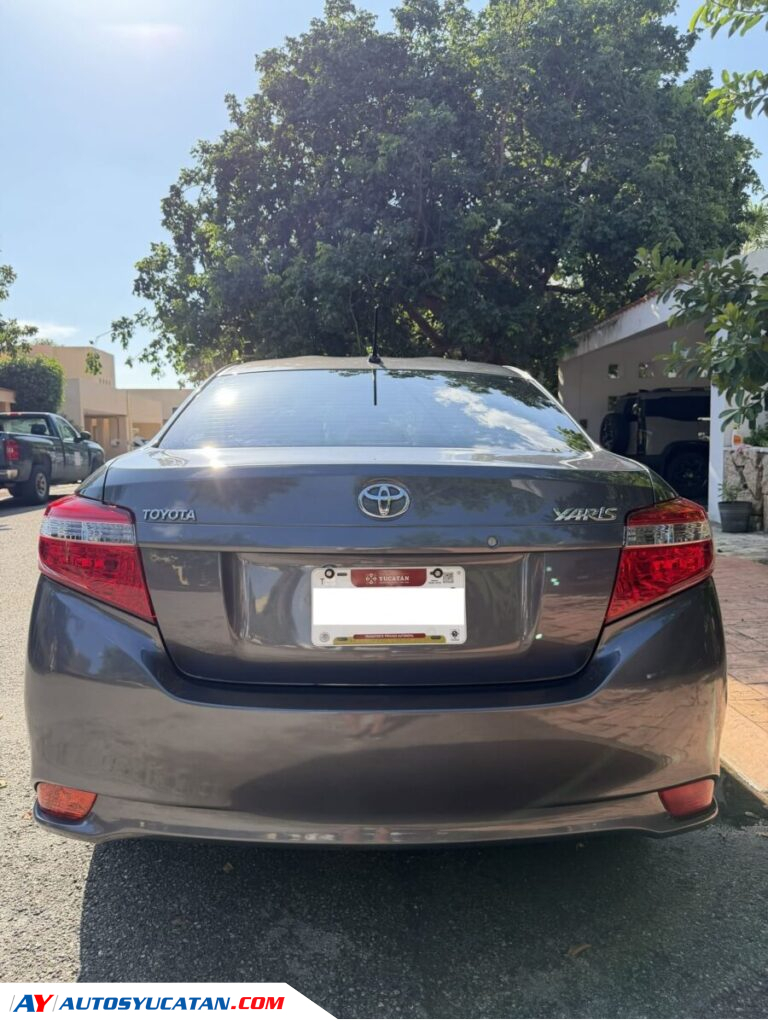 TOYOTA YARIS SEDAN CORE CVT 2017