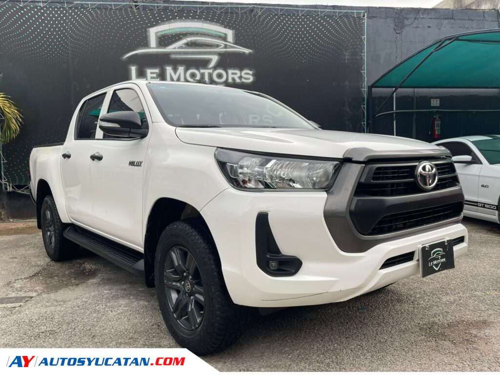 Toyota Hilux SR 2024
