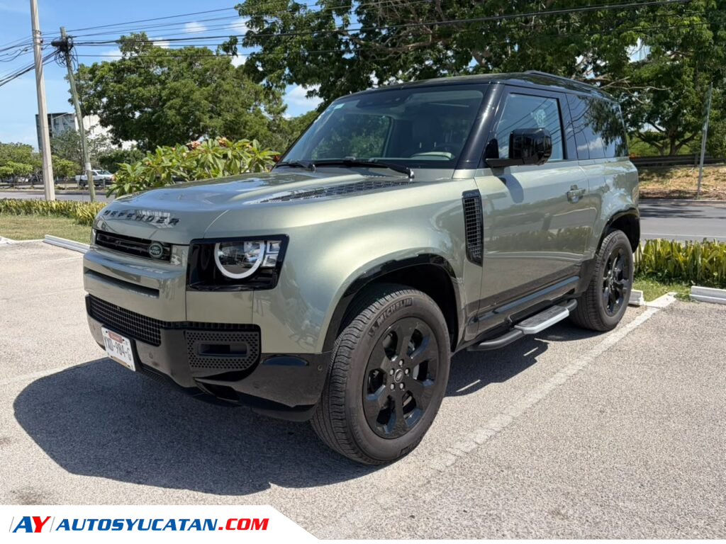 Land Rover Defender 2024