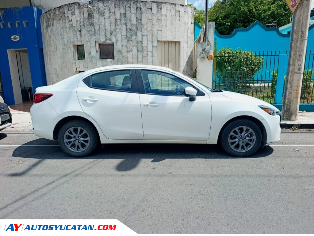 Mazda 2 Sedan i Sport 2025