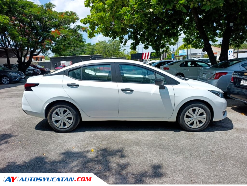 Nissan Versa 2024