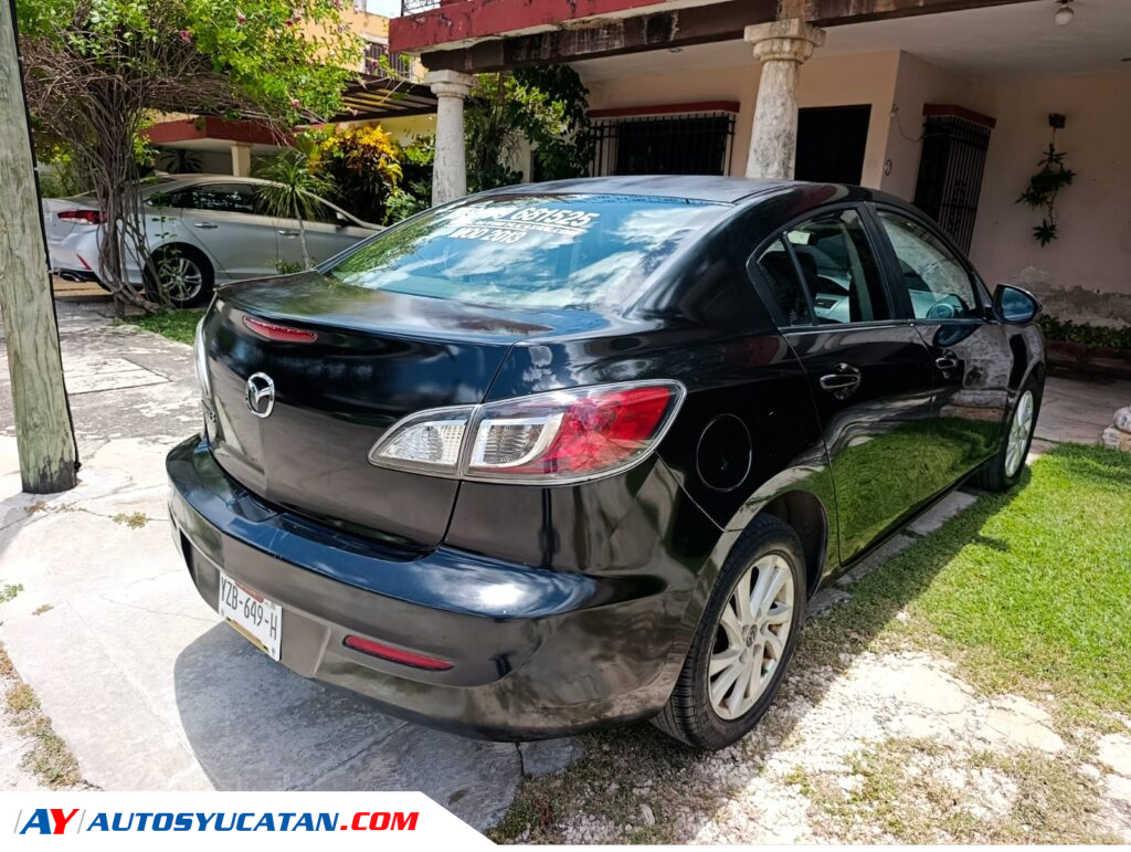 Mazda 3 Sedan 2013